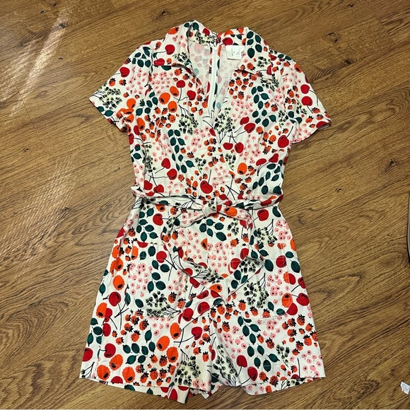 Anthropologie Maeve Red and Green Floral romper with Flutter Sleeves size 8 - Picture 4 of 13